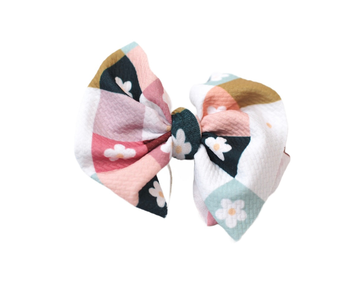 Daisy Checkered Large Clip Bow